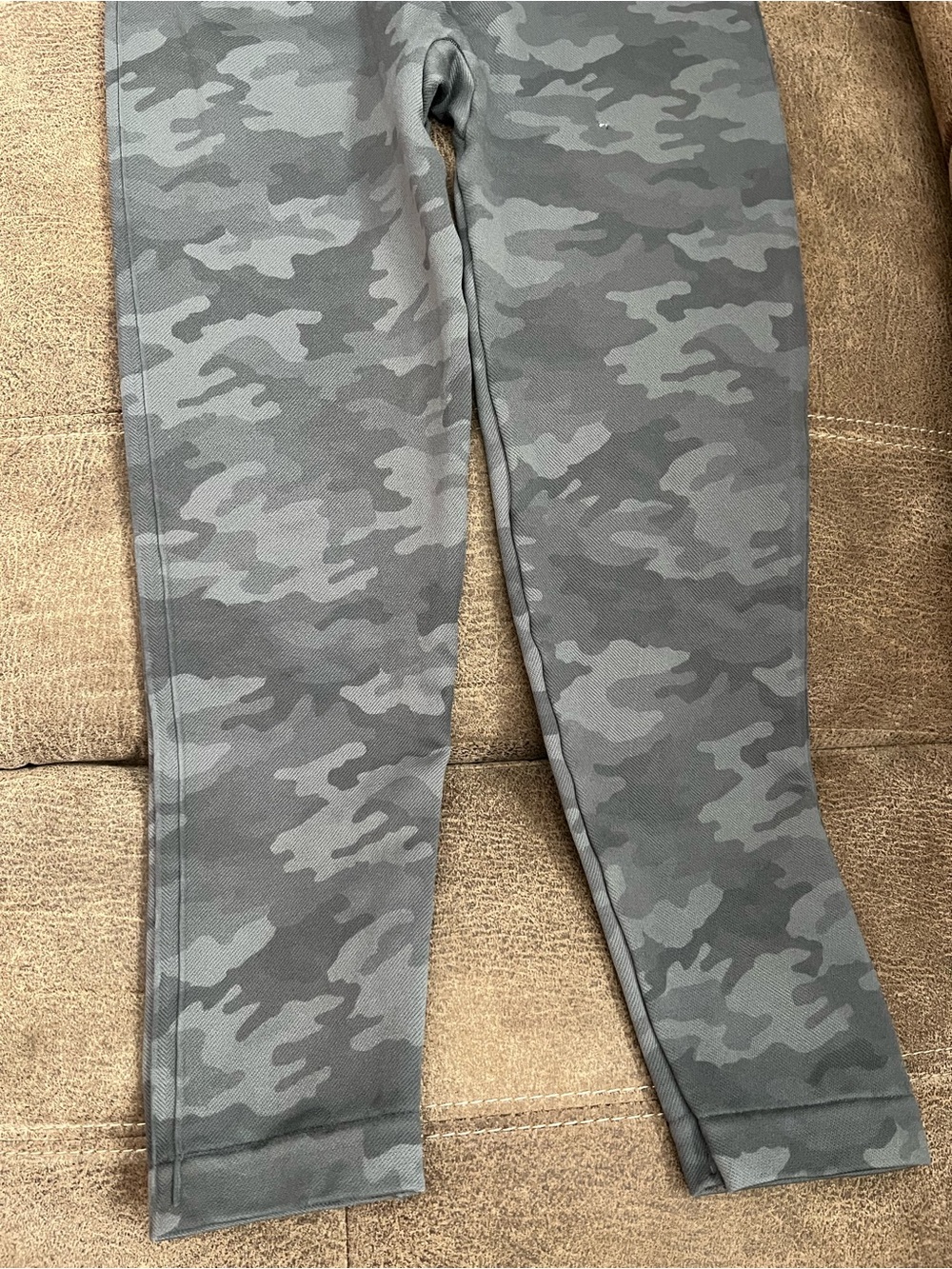 Spanx Seamless Control Top Camo Leggings - Picture 4 of 6